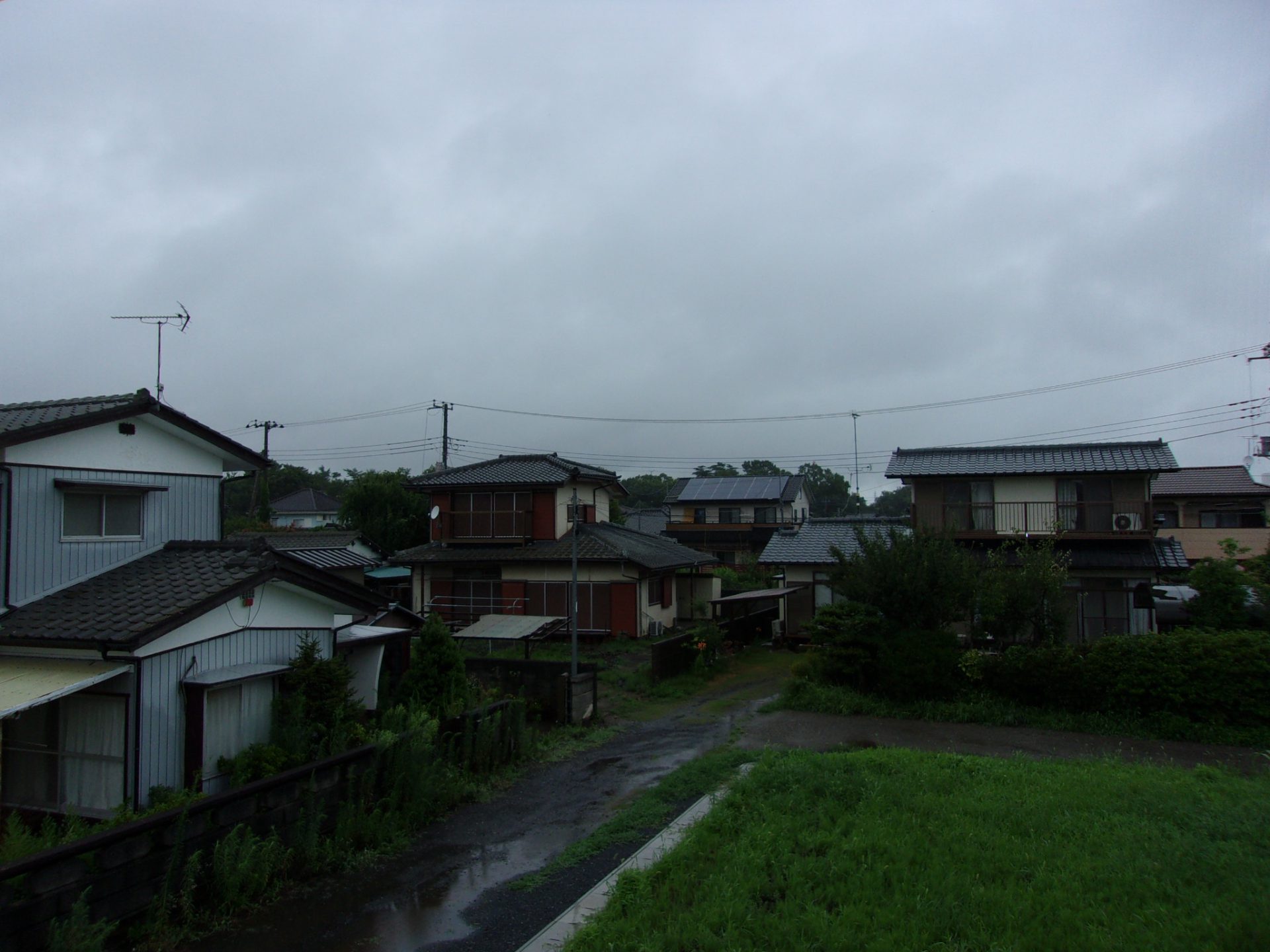 朝　雷雨　220726